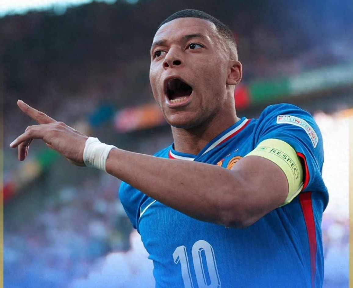 关于姆巴佩连续十场比赛得分超过出色防守，美国队不断突破！的信息