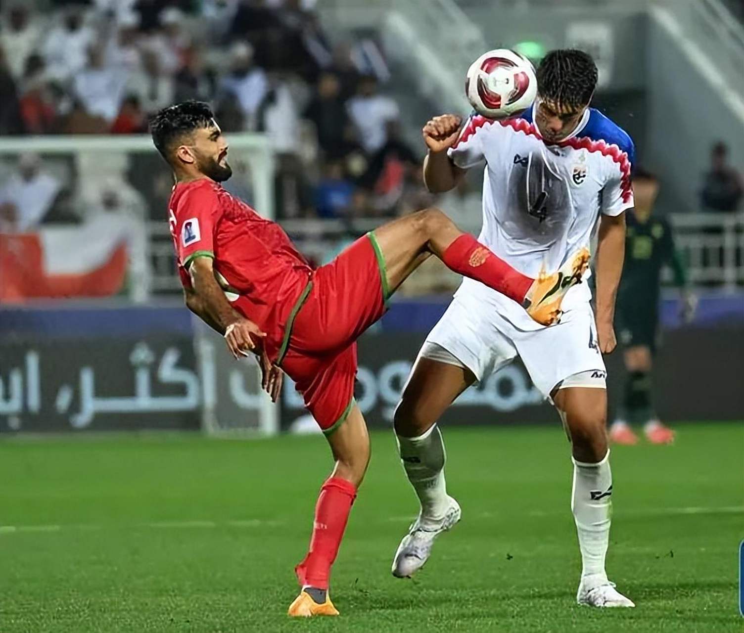 亚洲杯决赛对决在即！曼城演练定位球，罗马密集防守应对的简单介绍